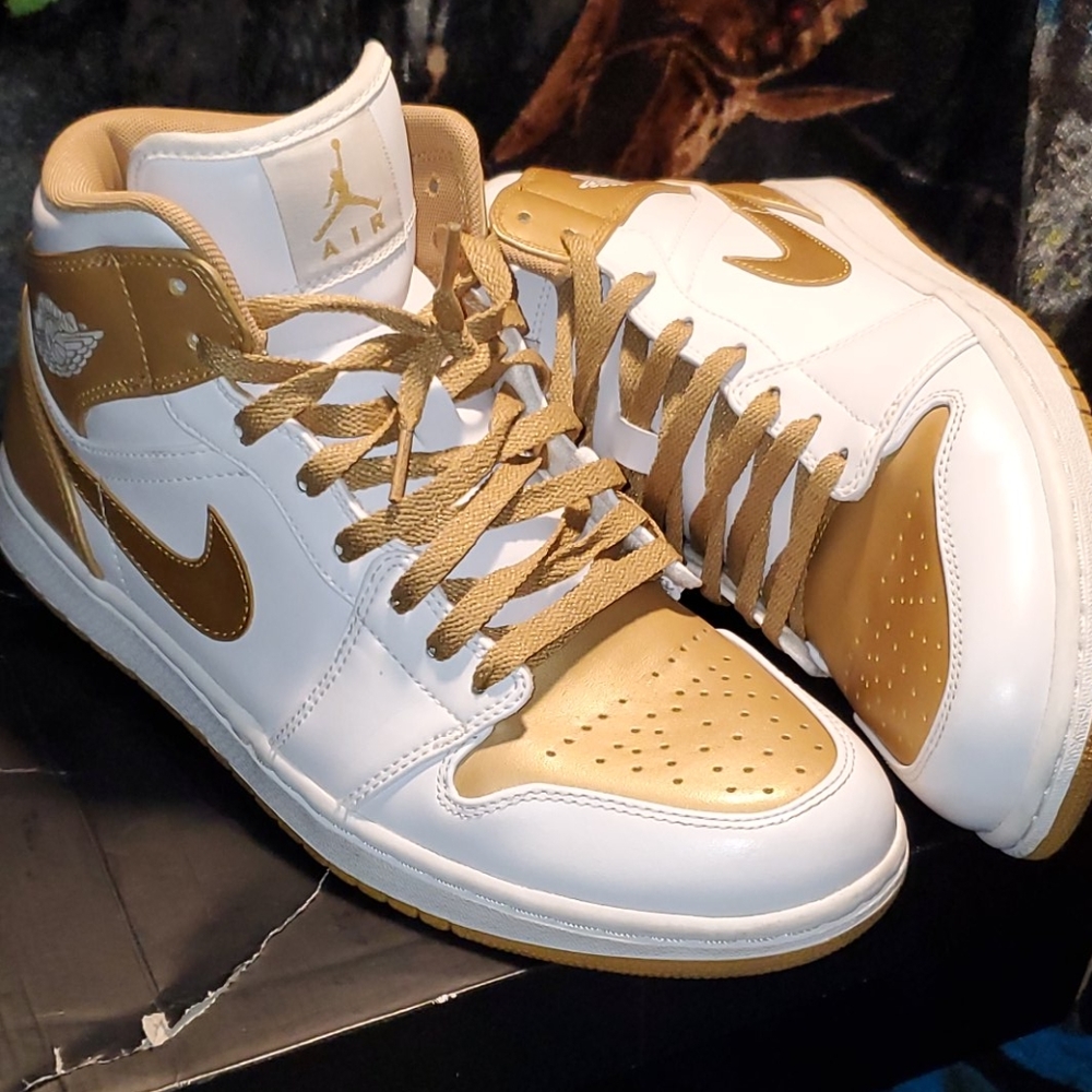 White/Gold AJ1 mid 10.5